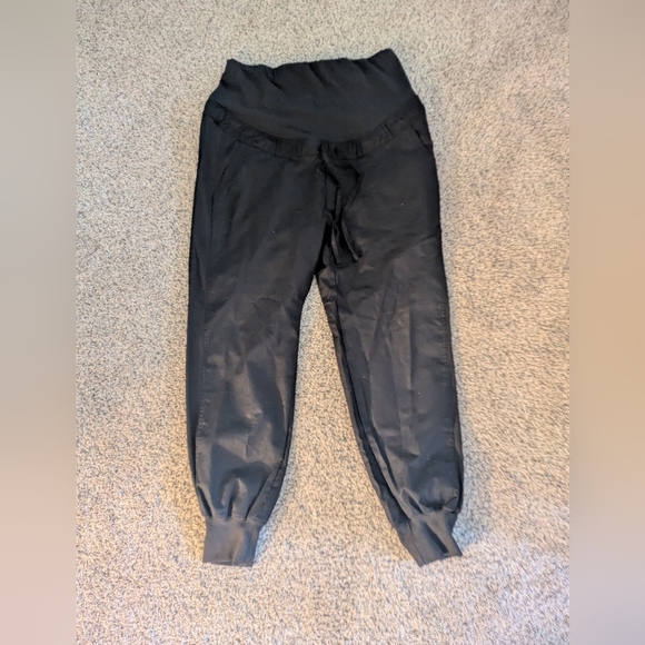 NWOT GAP Maternity Full Panel Joggers - Picture 5 of 11